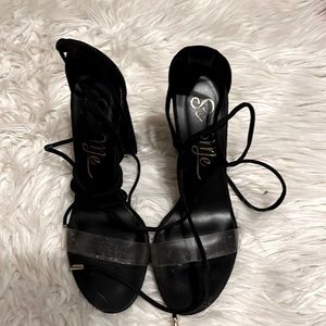 Black used heels ok condition 6.5 size